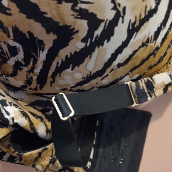 Tiger Cacique Bra 48DDD - Picture 9 of 9